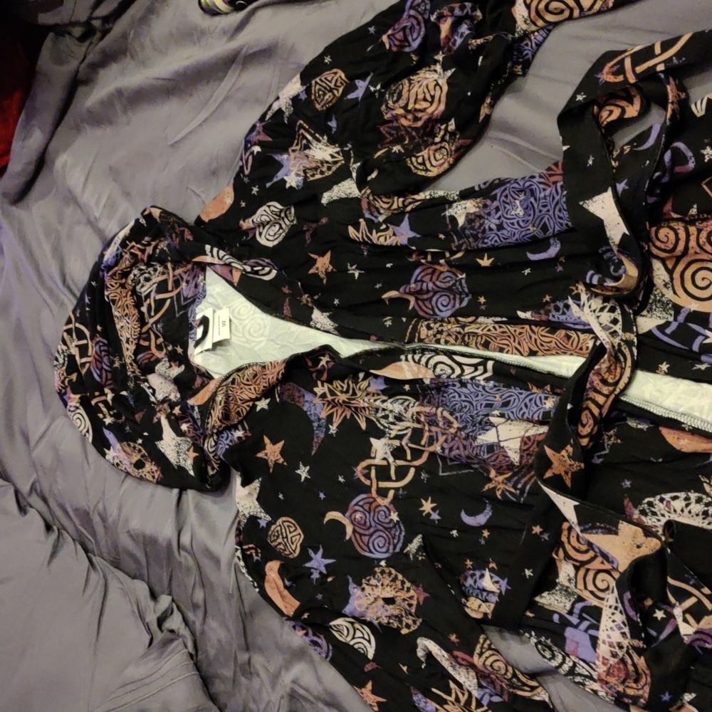 NWOT Torrid Harry Potter "invisibility cloak" hooded robe